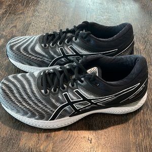 Men's ASICS Gel- Nimbus Running Shoes Size 9